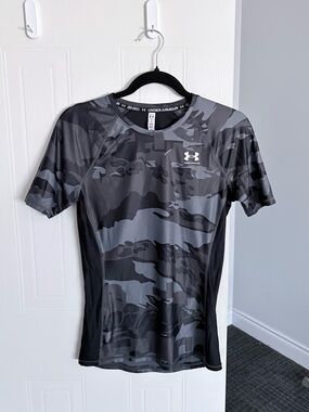 Under Armour Black & Gray Camo Performance Tee